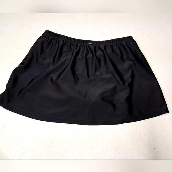 Krista Black Skort - Picture 3 of 4